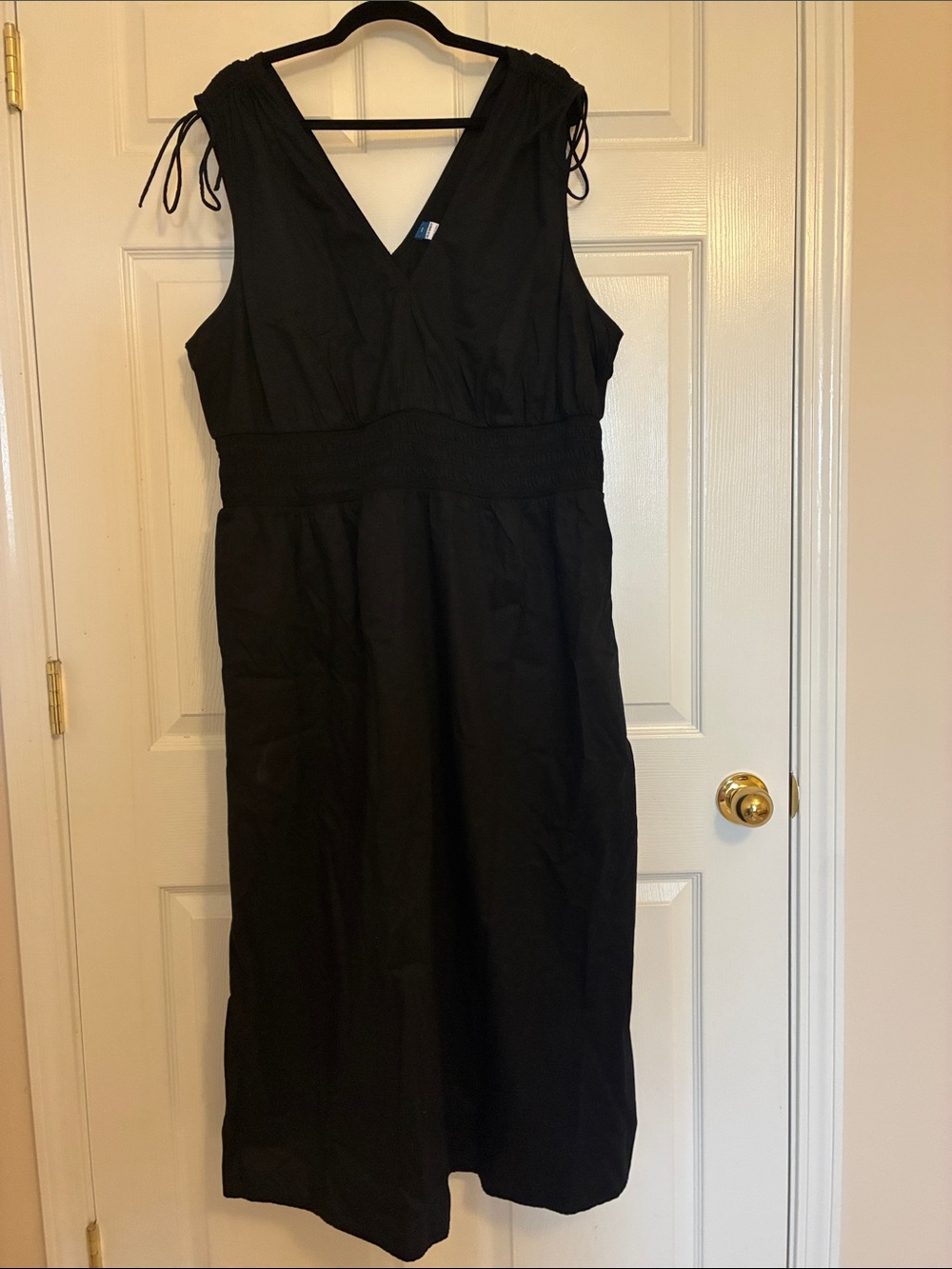 Black Sleeveless V-Neck Midi Dress
